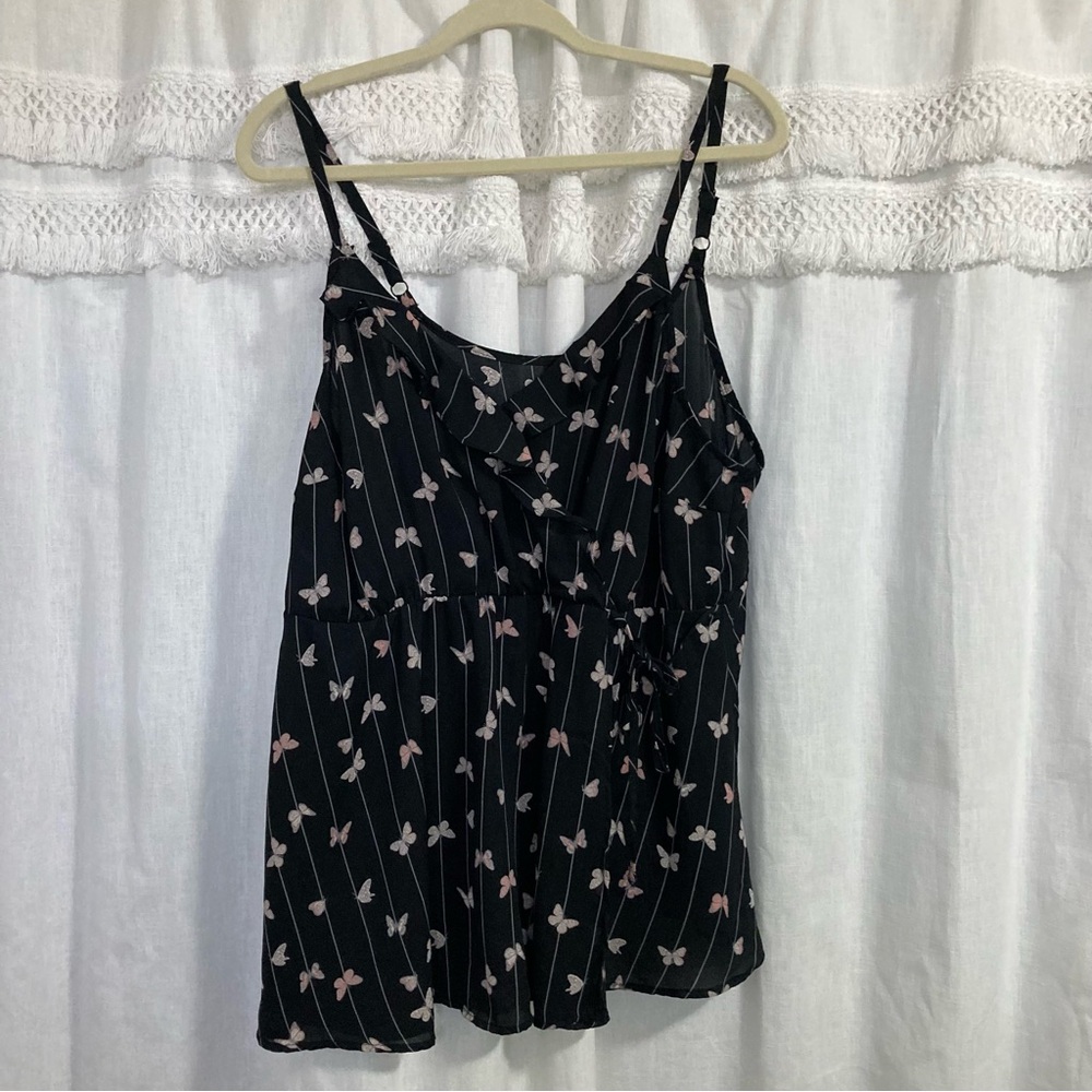 Torrid flowy ruffled textured butterfly printed office camisole blouse size 1X